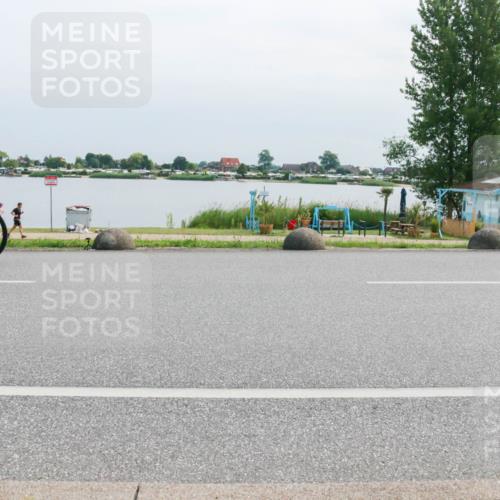 15.06.2025 - 27. Vierlanden-Triathlon H.Heesch http://msf.ph/oto/8029237 15.06.2025 11:27:03 Radfahren 908, 912, 964 meine-sportfotos.de