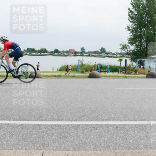 15.06.2025 - 27. Vierlanden-Triathlon H.Heesch http://msf.ph/oto/8029245 15.06.2025 11:27:06 Radfahren 205, 908, 912, 964 meine-sportfotos.de