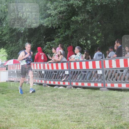 21.06.2025 - 27. Vierlanden-Triathlon KatJ http://msf.ph/oto/8029250 15.06.2025 13:34:43 Ziel 804, 967 meine-sportfotos.de