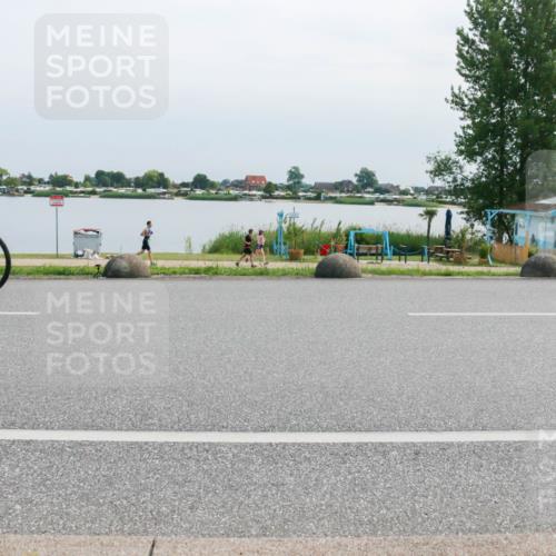 15.06.2025 - 27. Vierlanden-Triathlon H.Heesch http://msf.ph/oto/8029254 15.06.2025 11:27:06 Radfahren 205, 908, 912, 964 meine-sportfotos.de