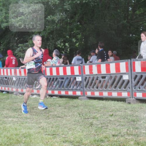 21.06.2025 - 27. Vierlanden-Triathlon KatJ http://msf.ph/oto/8029260 15.06.2025 13:34:43 Ziel 804, 967 meine-sportfotos.de