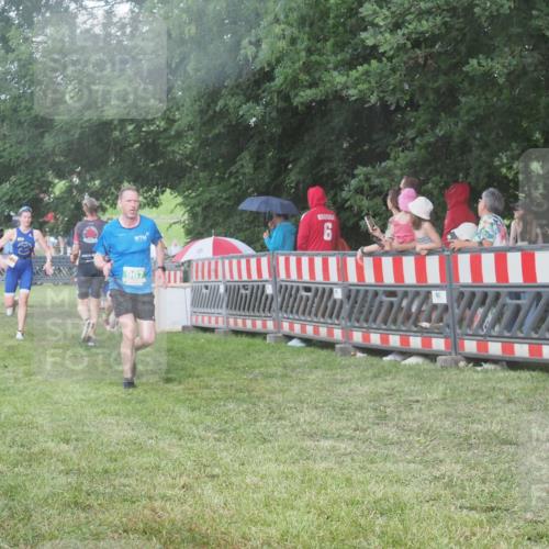 21.06.2025 - 27. Vierlanden-Triathlon KatJ http://msf.ph/oto/8029288 15.06.2025 13:34:52 Ziel 967, 1085, 1086, 1087 meine-sportfotos.de