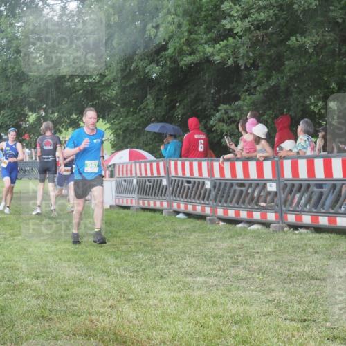 21.06.2025 - 27. Vierlanden-Triathlon KatJ http://msf.ph/oto/8029293 15.06.2025 13:34:52 Ziel 967, 1085, 1086, 1087 meine-sportfotos.de