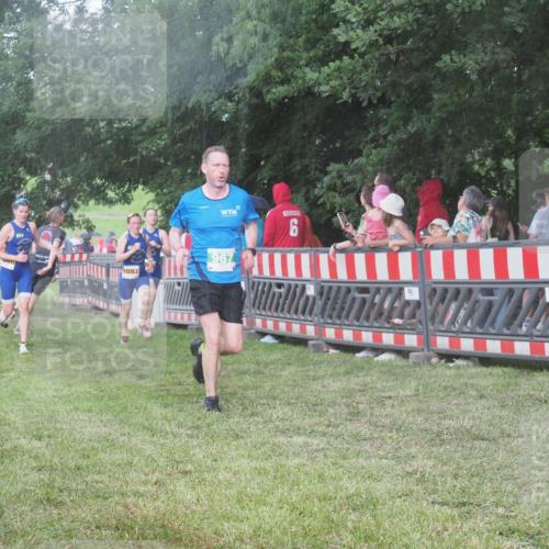 21.06.2025 - 27. Vierlanden-Triathlon KatJ http://msf.ph/oto/8029299 15.06.2025 13:34:52 Ziel 967, 1085, 1086, 1087 meine-sportfotos.de