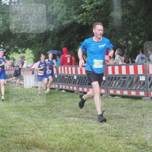 21.06.2025 - 27. Vierlanden-Triathlon KatJ http://msf.ph/oto/8029309 15.06.2025 13:34:53 Ziel 967, 1085, 1086, 1087 meine-sportfotos.de