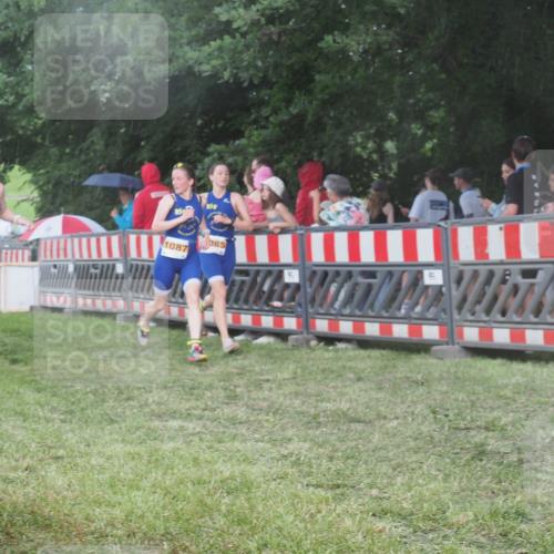 21.06.2025 - 27. Vierlanden-Triathlon KatJ http://msf.ph/oto/8029347 15.06.2025 13:34:54 Ziel 967, 1085, 1086, 1087 meine-sportfotos.de