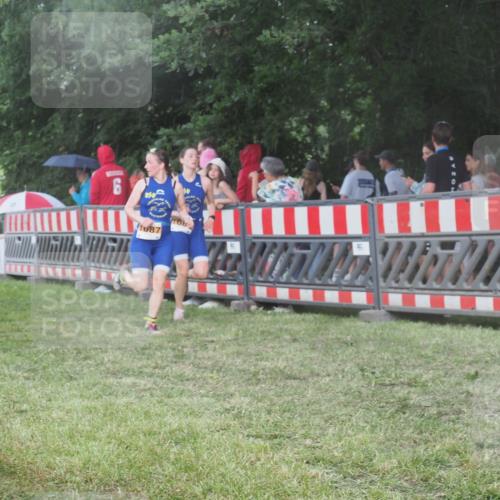 21.06.2025 - 27. Vierlanden-Triathlon KatJ http://msf.ph/oto/8029353 15.06.2025 13:34:54 Ziel 967, 1085, 1086, 1087 meine-sportfotos.de