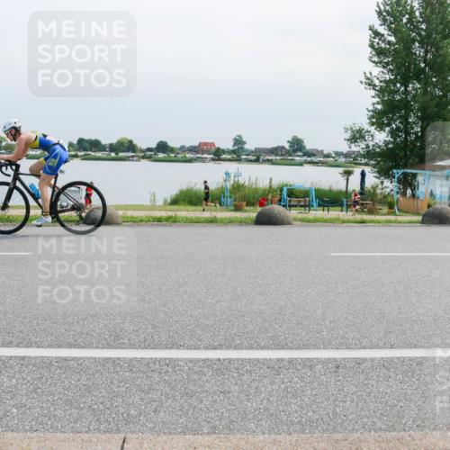 15.06.2025 - 27. Vierlanden-Triathlon H.Heesch http://msf.ph/oto/8029411 15.06.2025 11:27:31 Radfahren 767, 979 meine-sportfotos.de
