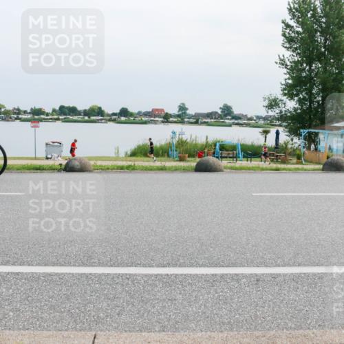 15.06.2025 - 27. Vierlanden-Triathlon H.Heesch http://msf.ph/oto/8029414 15.06.2025 11:27:31 Radfahren 767, 979 meine-sportfotos.de