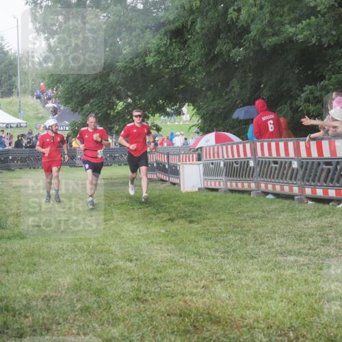 21.06.2025 - 27. Vierlanden-Triathlon KatJ http://msf.ph/oto/8029418 15.06.2025 13:35:07 Ziel 954 meine-sportfotos.de