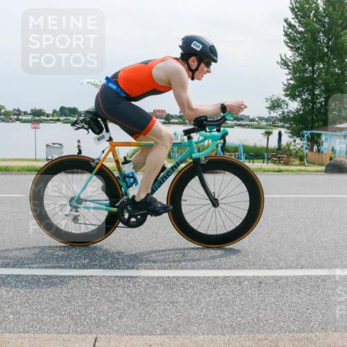 15.06.2025 - 27. Vierlanden-Triathlon H.Heesch http://msf.ph/oto/8029429 15.06.2025 11:27:39 Radfahren 47, 84, 650 meine-sportfotos.de