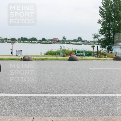 15.06.2025 - 27. Vierlanden-Triathlon H.Heesch http://msf.ph/oto/8029432 15.06.2025 11:27:40 Radfahren 47, 84, 650 meine-sportfotos.de
