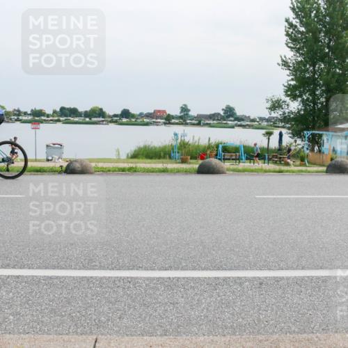 15.06.2025 - 27. Vierlanden-Triathlon H.Heesch http://msf.ph/oto/8029450 15.06.2025 11:27:51 Radfahren 757, 771, 826 meine-sportfotos.de