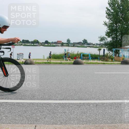15.06.2025 - 27. Vierlanden-Triathlon H.Heesch http://msf.ph/oto/8029454 15.06.2025 11:27:53 Radfahren 757, 771, 826 meine-sportfotos.de