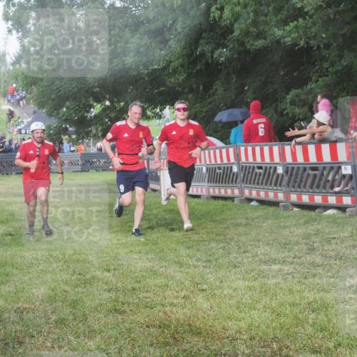 21.06.2025 - 27. Vierlanden-Triathlon KatJ http://msf.ph/oto/8029455 15.06.2025 13:35:08 Ziel 954 meine-sportfotos.de