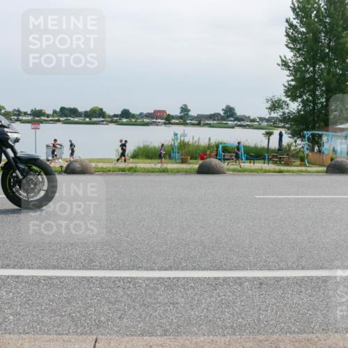 15.06.2025 - 27. Vierlanden-Triathlon H.Heesch http://msf.ph/oto/8029457 15.06.2025 11:27:55 Radfahren 498, 757, 826 meine-sportfotos.de