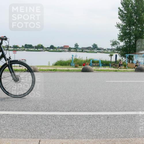 15.06.2025 - 27. Vierlanden-Triathlon H.Heesch http://msf.ph/oto/8029467 15.06.2025 11:27:59 Radfahren 498 meine-sportfotos.de