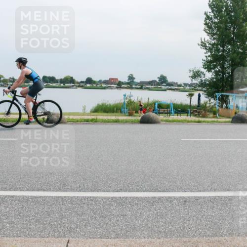 15.06.2025 - 27. Vierlanden-Triathlon H.Heesch http://msf.ph/oto/8029478 15.06.2025 11:28:02 Radfahren 498, 933 meine-sportfotos.de