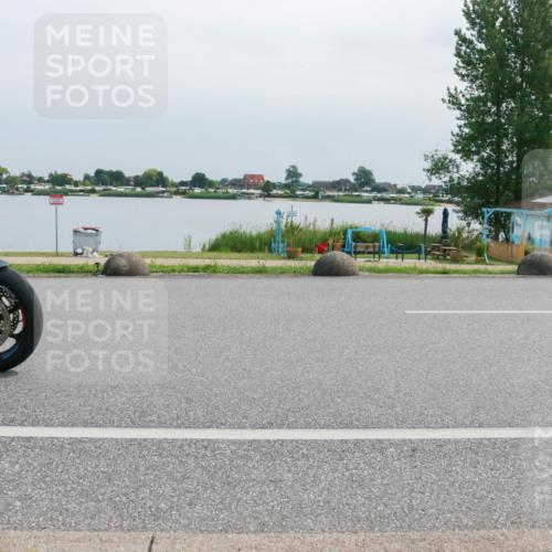 15.06.2025 - 27. Vierlanden-Triathlon H.Heesch http://msf.ph/oto/8029505 15.06.2025 11:28:18 Radfahren  meine-sportfotos.de