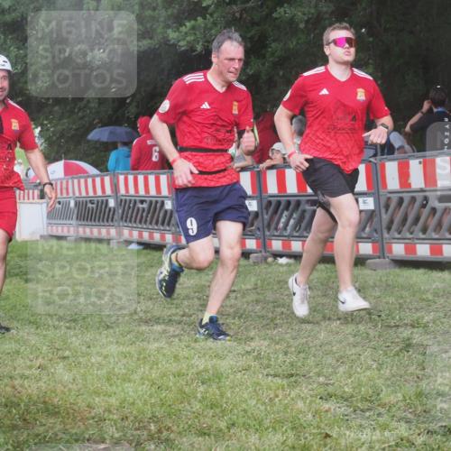 21.06.2025 - 27. Vierlanden-Triathlon KatJ http://msf.ph/oto/8029507 15.06.2025 13:35:10 Ziel 954 meine-sportfotos.de