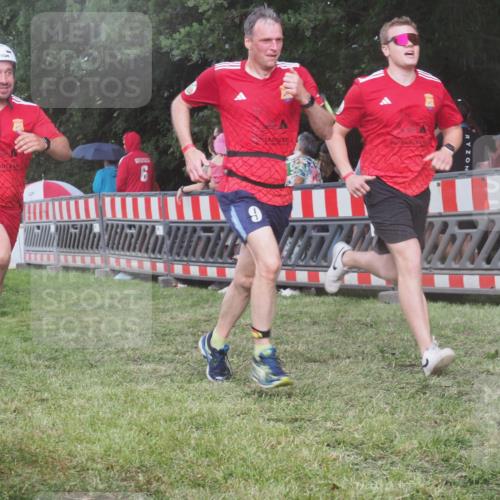 21.06.2025 - 27. Vierlanden-Triathlon KatJ http://msf.ph/oto/8029515 15.06.2025 13:35:10 Ziel 954 meine-sportfotos.de