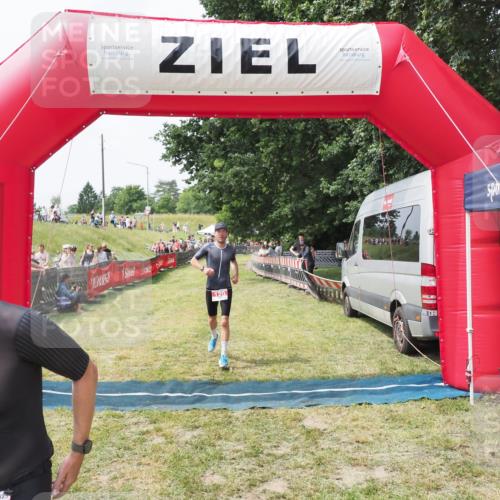 21.06.2025 - 27. Vierlanden-Triathlon MichiJ http://msf.ph/oto/8029523 15.06.2026 12:21:13 Ziel 78, 120 meine-sportfotos.de