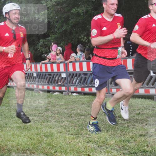 21.06.2025 - 27. Vierlanden-Triathlon KatJ http://msf.ph/oto/8029529 15.06.2025 13:35:10 Ziel 954 meine-sportfotos.de