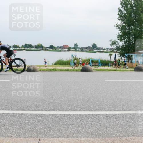 15.06.2025 - 27. Vierlanden-Triathlon H.Heesch http://msf.ph/oto/8029530 15.06.2025 11:28:34 Radfahren 753, 925 meine-sportfotos.de