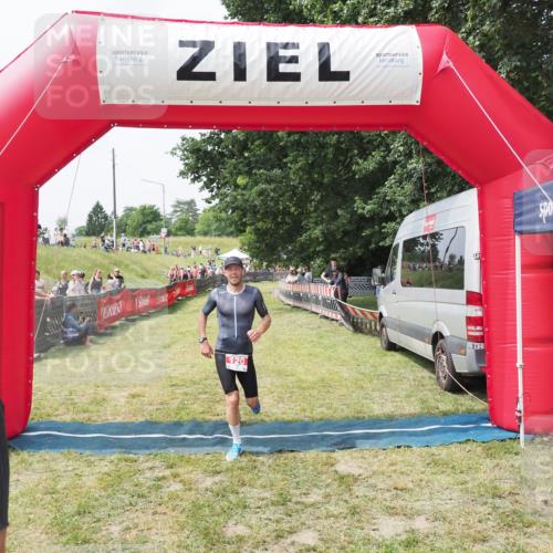 21.06.2025 - 27. Vierlanden-Triathlon MichiJ http://msf.ph/oto/8029545 15.06.2026 12:21:14 Ziel 78, 120 meine-sportfotos.de