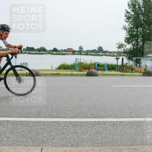 15.06.2025 - 27. Vierlanden-Triathlon H.Heesch http://msf.ph/oto/8029583 15.06.2025 10:31:04 Radfahren 11, 111, 135, 207, 303, 356, 474 meine-sportfotos.de