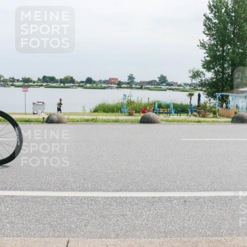 15.06.2025 - 27. Vierlanden-Triathlon H.Heesch http://msf.ph/oto/8029627 15.06.2025 11:28:49 Radfahren 72, 909 meine-sportfotos.de
