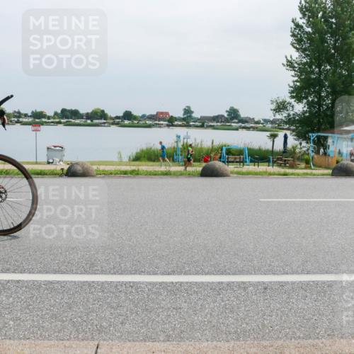 15.06.2025 - 27. Vierlanden-Triathlon H.Heesch http://msf.ph/oto/8029635 15.06.2025 11:28:52 Radfahren 72, 909 meine-sportfotos.de