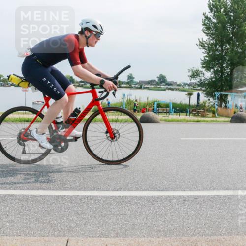 15.06.2025 - 27. Vierlanden-Triathlon H.Heesch http://msf.ph/oto/8029642 15.06.2025 11:28:52 Radfahren 72, 909 meine-sportfotos.de