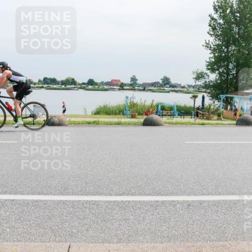 15.06.2025 - 27. Vierlanden-Triathlon H.Heesch http://msf.ph/oto/8029647 15.06.2025 11:28:58 Radfahren  meine-sportfotos.de