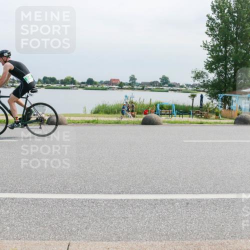 15.06.2025 - 27. Vierlanden-Triathlon H.Heesch http://msf.ph/oto/8029665 15.06.2025 11:29:02 Radfahren 849, 976 meine-sportfotos.de