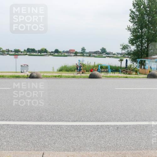 15.06.2025 - 27. Vierlanden-Triathlon H.Heesch http://msf.ph/oto/8029670 15.06.2025 11:29:02 Radfahren 849, 976 meine-sportfotos.de