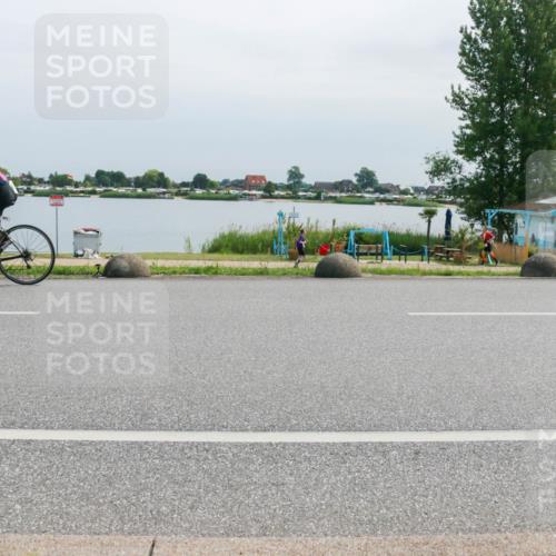 15.06.2025 - 27. Vierlanden-Triathlon H.Heesch http://msf.ph/oto/8029696 15.06.2025 11:29:12 Radfahren 247, 901, 915 meine-sportfotos.de