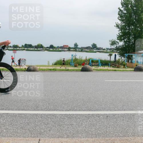 15.06.2025 - 27. Vierlanden-Triathlon H.Heesch http://msf.ph/oto/8029709 15.06.2025 11:29:18 Radfahren 638, 815, 901 meine-sportfotos.de