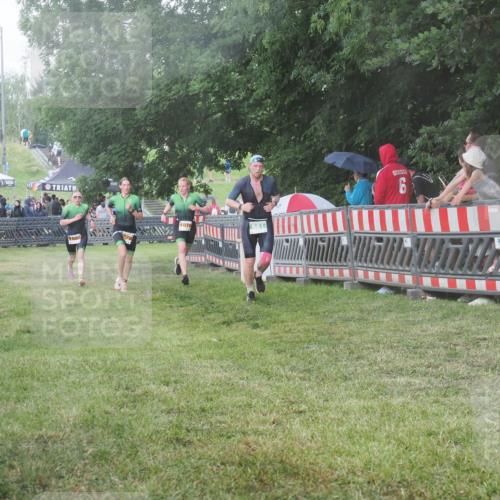 21.06.2025 - 27. Vierlanden-Triathlon KatJ http://msf.ph/oto/8029711 15.06.2025 13:36:08 Ziel 681, 1078, 1079, 1080 meine-sportfotos.de