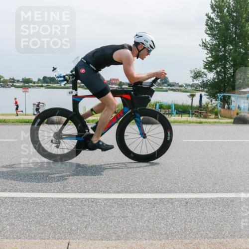 15.06.2025 - 27. Vierlanden-Triathlon H.Heesch http://msf.ph/oto/8029714 15.06.2025 11:29:18 Radfahren 638, 815, 901 meine-sportfotos.de