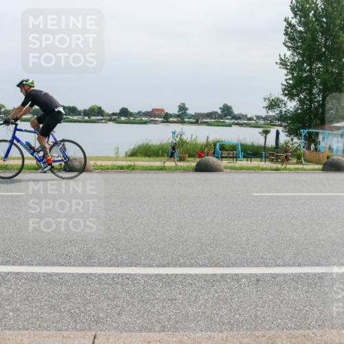 15.06.2025 - 27. Vierlanden-Triathlon H.Heesch http://msf.ph/oto/8029719 15.06.2025 11:29:21 Radfahren 638, 815, 834 meine-sportfotos.de