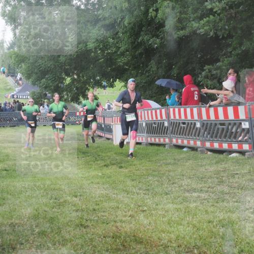 21.06.2025 - 27. Vierlanden-Triathlon KatJ http://msf.ph/oto/8029723 15.06.2025 13:36:09 Ziel 681, 1078, 1079, 1080 meine-sportfotos.de