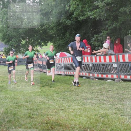 21.06.2025 - 27. Vierlanden-Triathlon KatJ http://msf.ph/oto/8029749 15.06.2025 13:36:10 Ziel 681, 1078, 1079, 1080 meine-sportfotos.de