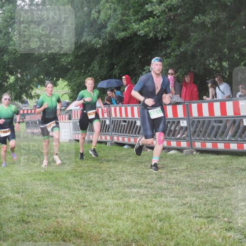 21.06.2025 - 27. Vierlanden-Triathlon KatJ http://msf.ph/oto/8029767 15.06.2025 13:36:10 Ziel 681, 1078, 1079, 1080 meine-sportfotos.de