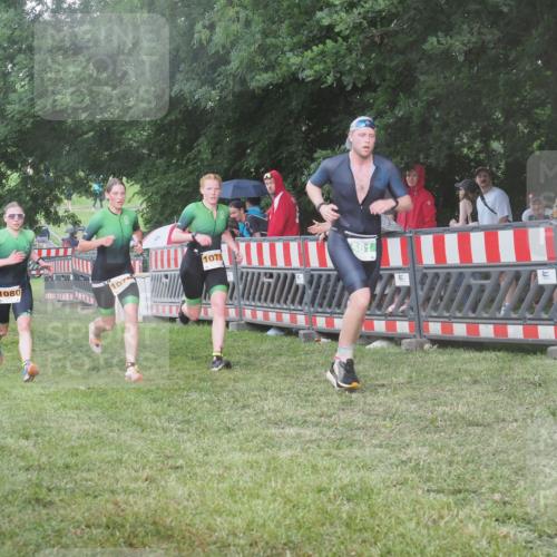 21.06.2025 - 27. Vierlanden-Triathlon KatJ http://msf.ph/oto/8029773 15.06.2025 13:36:10 Ziel 681, 1078, 1079, 1080 meine-sportfotos.de