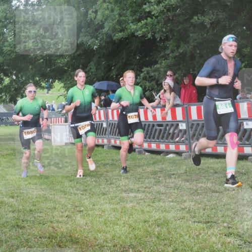 21.06.2025 - 27. Vierlanden-Triathlon KatJ http://msf.ph/oto/8029784 15.06.2025 13:36:11 Ziel 681, 819, 1078, 1079, 1080 meine-sportfotos.de