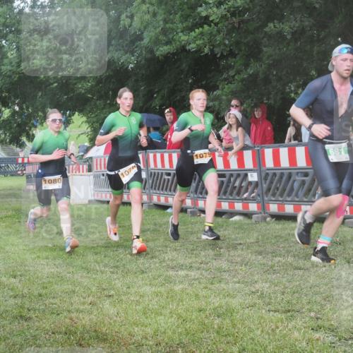 21.06.2025 - 27. Vierlanden-Triathlon KatJ http://msf.ph/oto/8029789 15.06.2025 13:36:11 Ziel 681, 819, 1078, 1079, 1080 meine-sportfotos.de