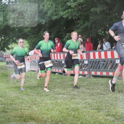 21.06.2025 - 27. Vierlanden-Triathlon KatJ http://msf.ph/oto/8029792 15.06.2025 13:36:11 Ziel 681, 819, 1078, 1079, 1080 meine-sportfotos.de
