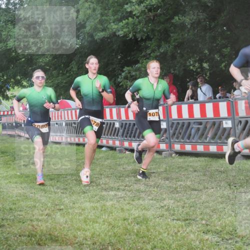 21.06.2025 - 27. Vierlanden-Triathlon KatJ http://msf.ph/oto/8029796 15.06.2025 13:36:11 Ziel 681, 819, 1078, 1079, 1080 meine-sportfotos.de