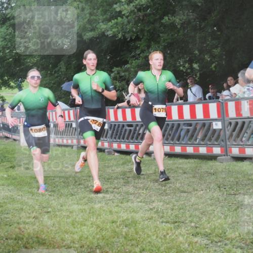 21.06.2025 - 27. Vierlanden-Triathlon KatJ http://msf.ph/oto/8029800 15.06.2025 13:36:11 Ziel 681, 819, 1078, 1079, 1080 meine-sportfotos.de